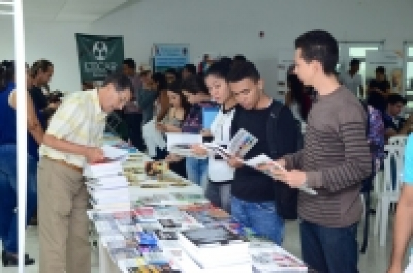 Con presentaci&oacute;n de Uniaut&oacute;noma, Academia para la Paz, arranc&oacute; la Feria del Libro