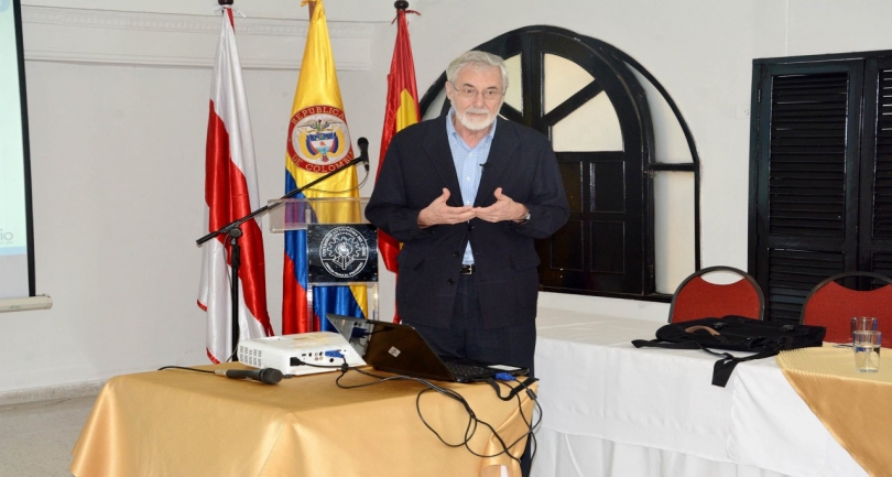 &ldquo;M&aacute;s Doctores en las universidades, mejora la investigaci&oacute;n y la docencia&rdquo;: Ignacio Fern&aacute;ndez De lucio