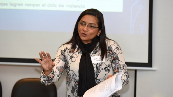 Profesora de RTV en Encuentro Nacional de Mujeres Mediadoras de Paz